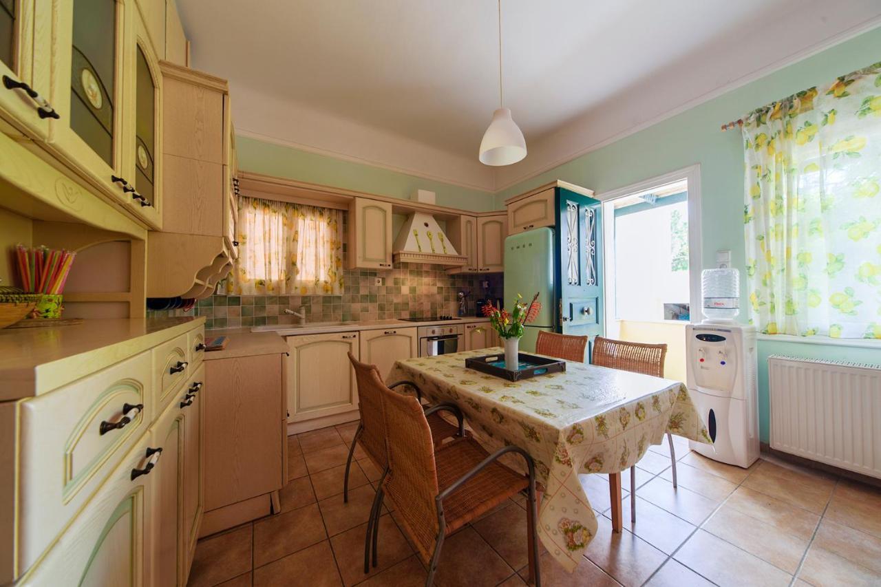 Jasmine Of Poseidonia Appartement Posidhonía Buitenkant foto