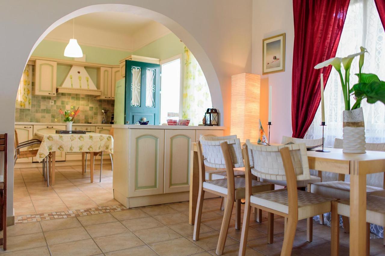 Jasmine Of Poseidonia Appartement Posidhonía Buitenkant foto