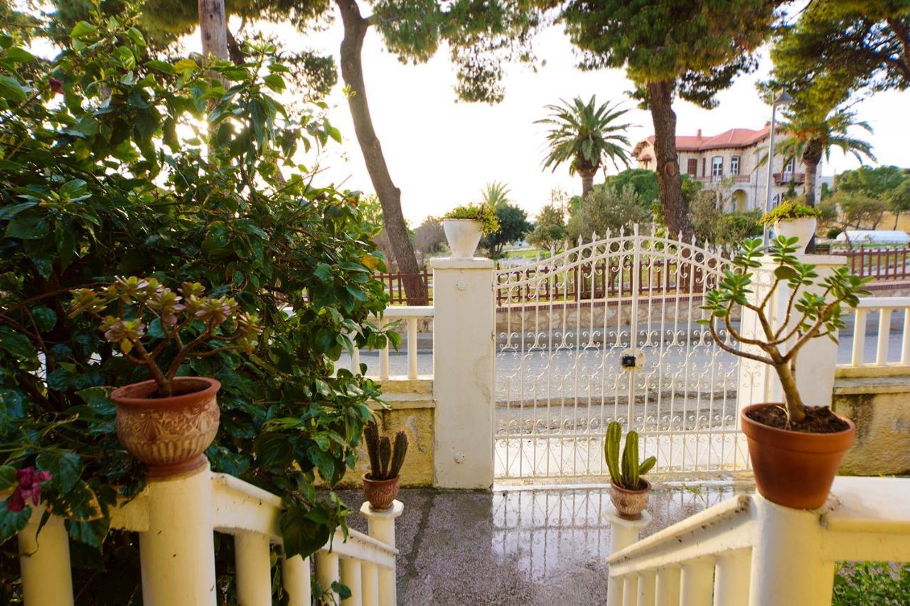 Jasmine Of Poseidonia Appartement Posidhonía Buitenkant foto