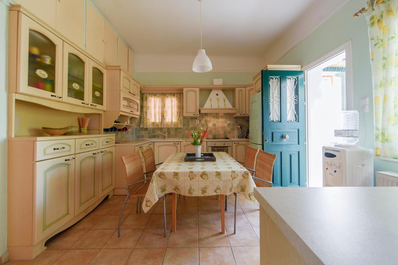 Jasmine Of Poseidonia Appartement Posidhonía Buitenkant foto