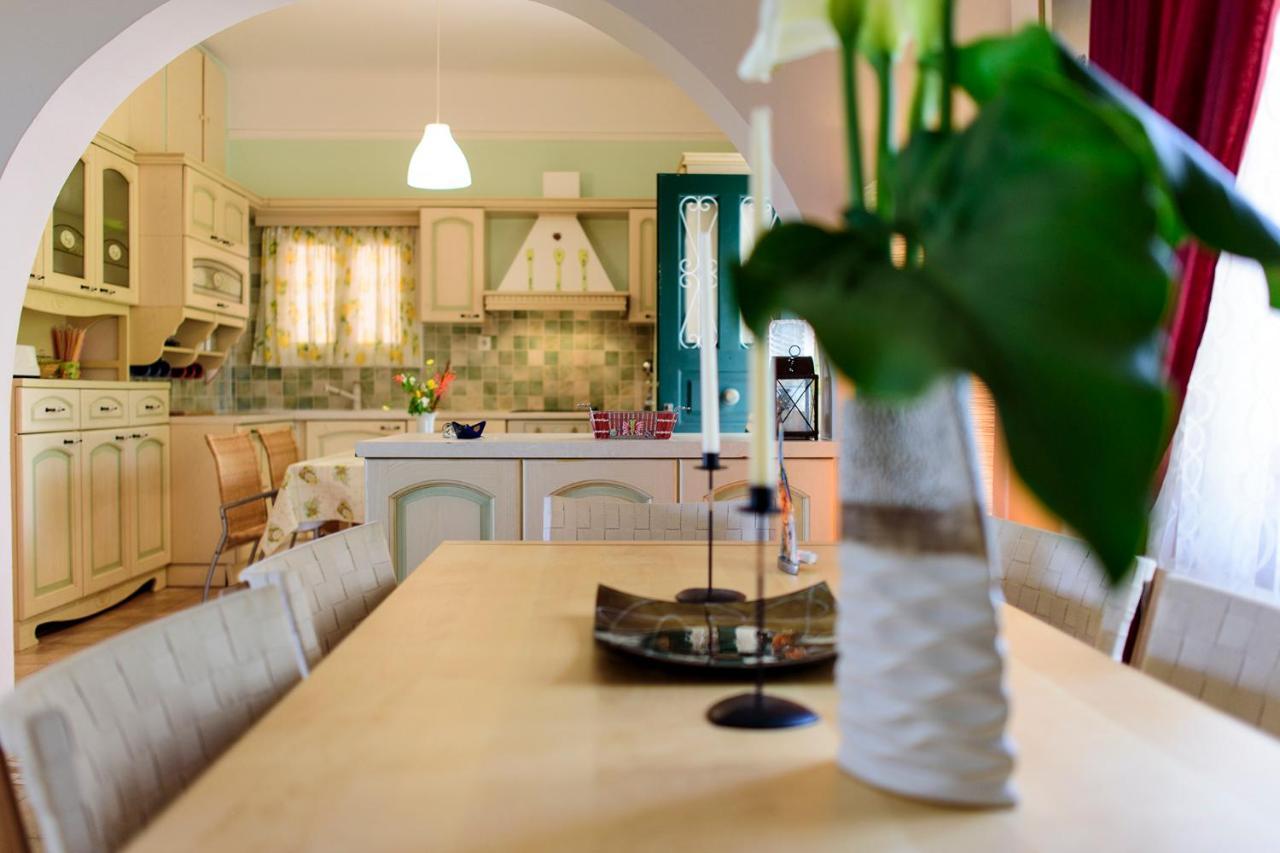 Jasmine Of Poseidonia Appartement Posidhonía Buitenkant foto